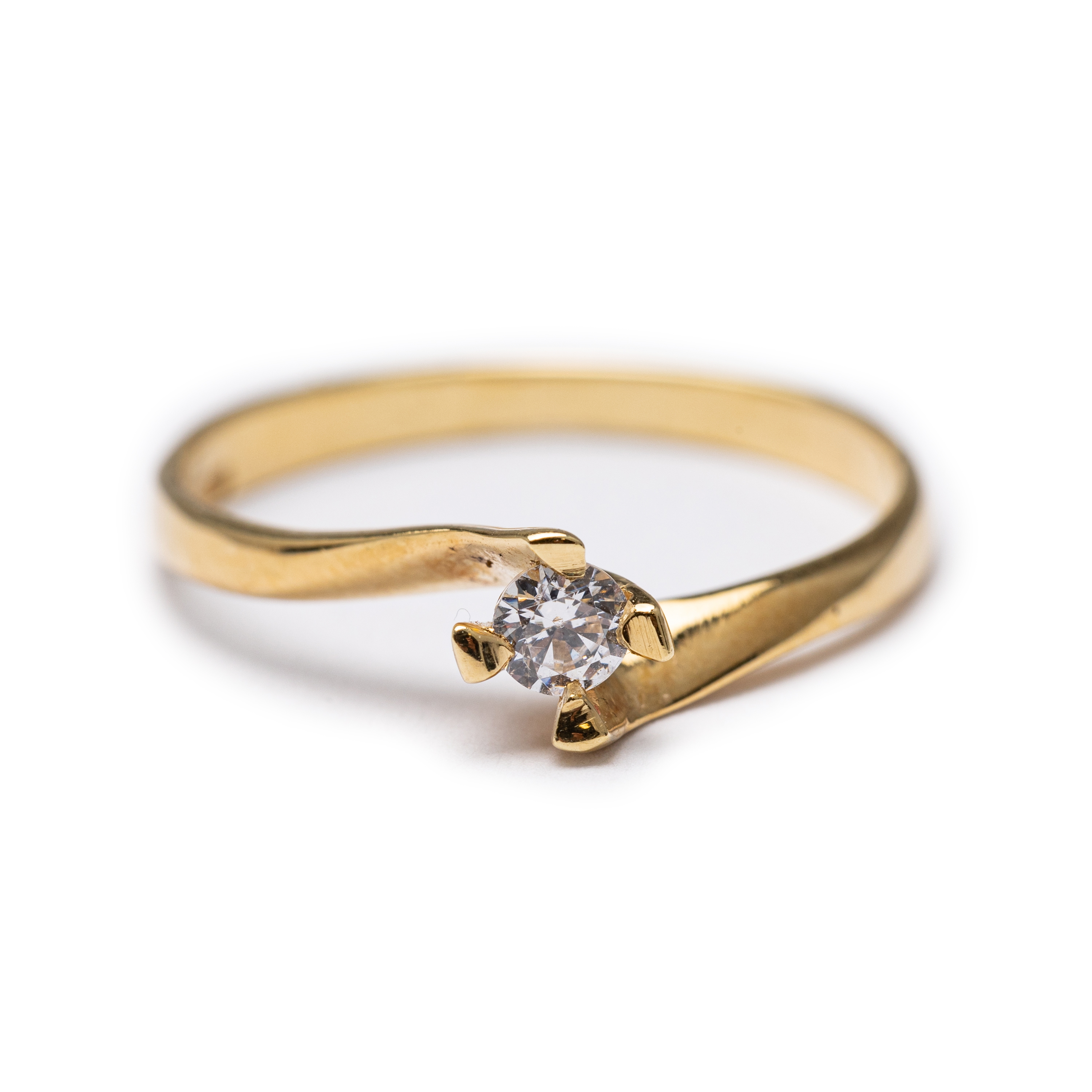 18kt  Yellow Gold Solitaire Ring.