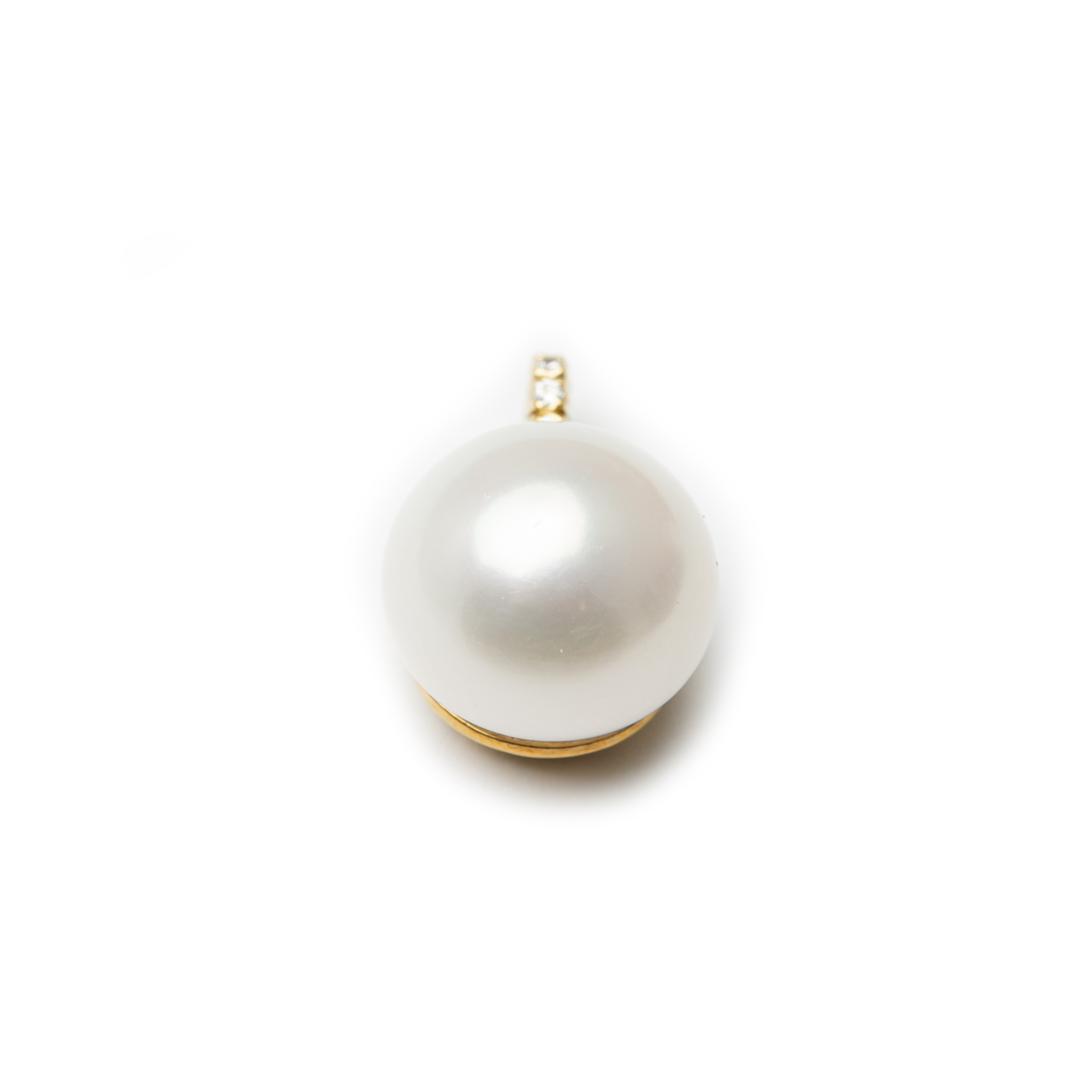 18kt Yellow Gold Fresh Water Pearl Pendant.