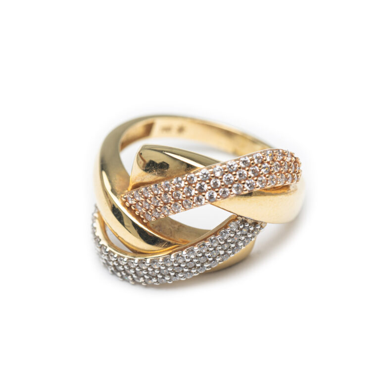 18kt Gold Designed Ring.